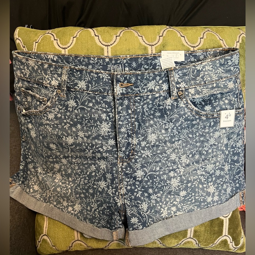 Denim floral shorts